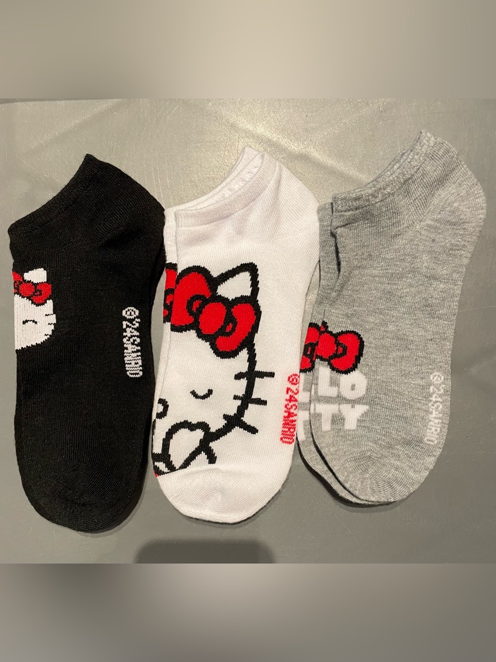 3 pairs Hello Kitty No Show Socks, Shoe Size 4-10, Sock Size 9-11 - Picture 2 of 2